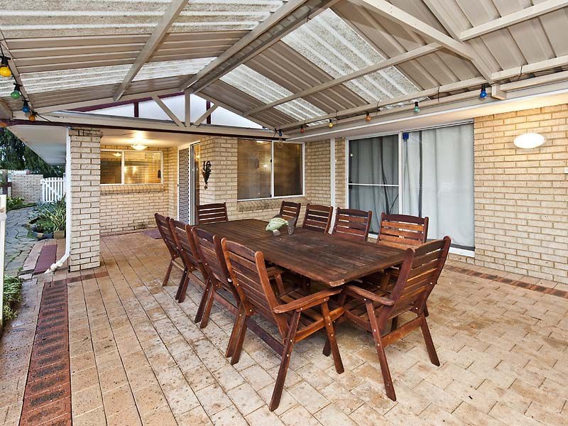 19 Hawker Street, Safety Bay WA 6169