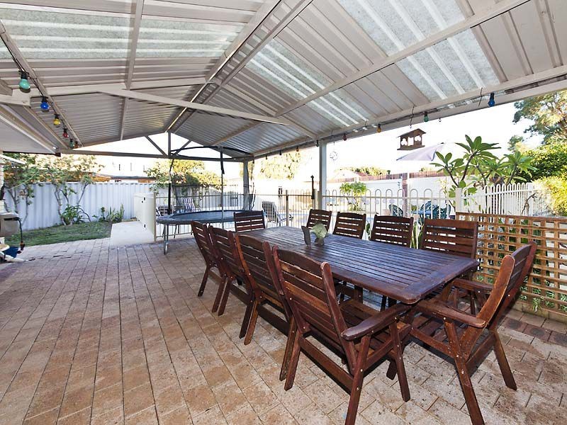 19 Hawker Street, Safety Bay WA 6169