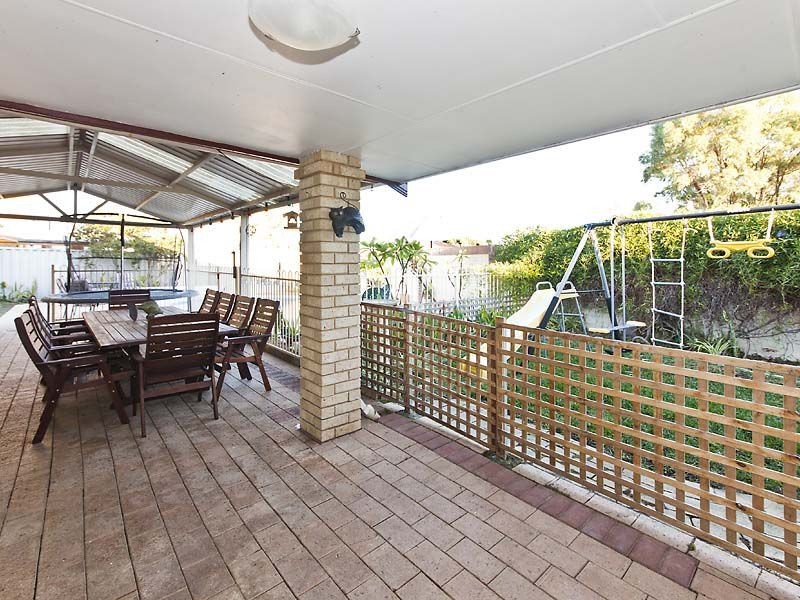 19 Hawker Street, Safety Bay WA 6169