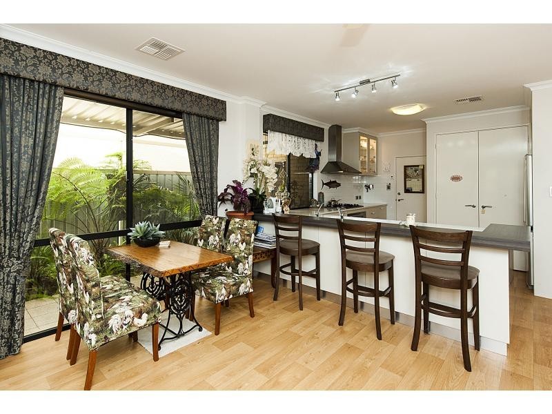 5 Shaftesbury Way, Wellard WA 6170