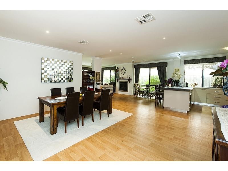 5 Shaftesbury Way, Wellard WA 6170