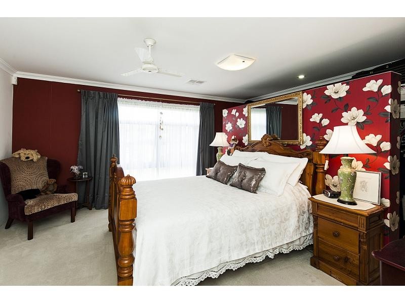 5 Shaftesbury Way, Wellard WA 6170