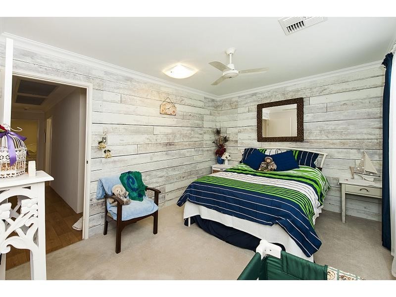 5 Shaftesbury Way, Wellard WA 6170