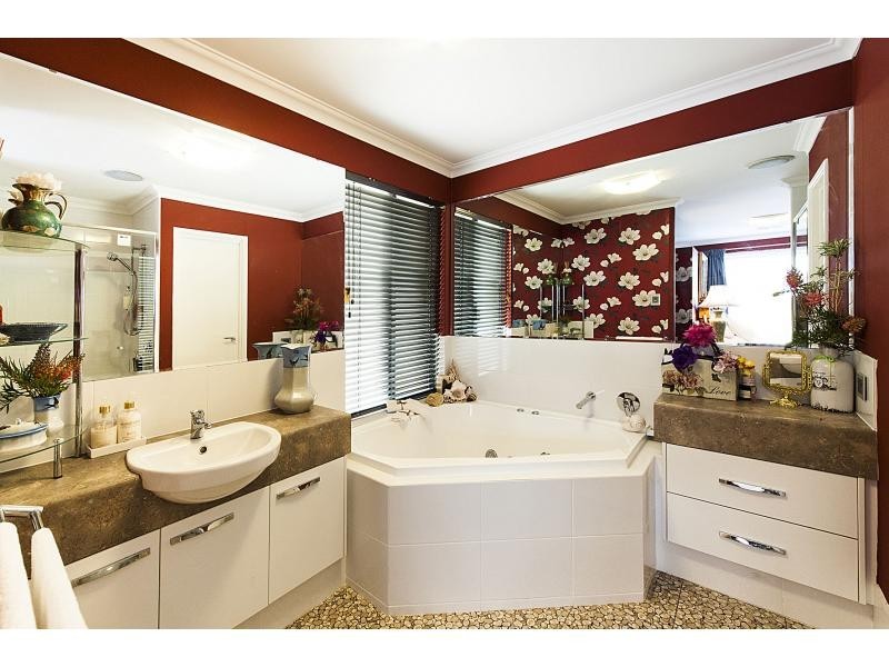 5 Shaftesbury Way, Wellard WA 6170