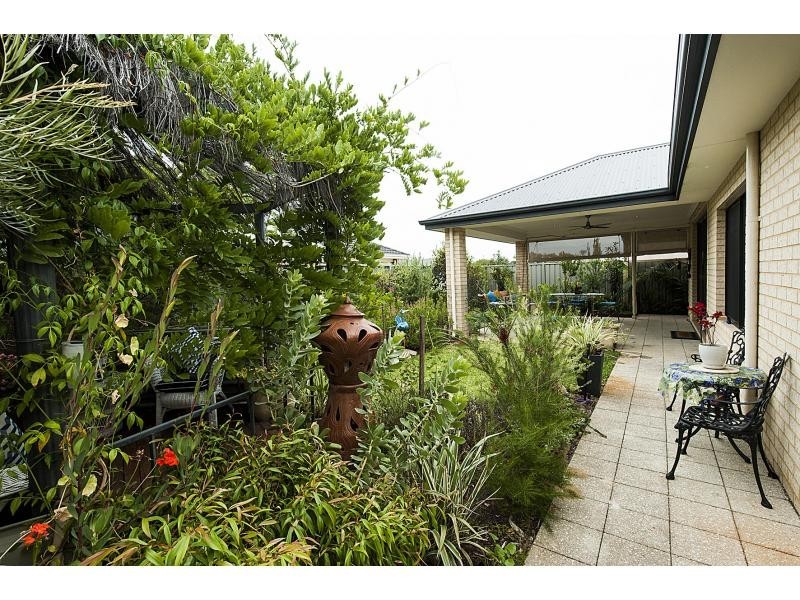 5 Shaftesbury Way, Wellard WA 6170