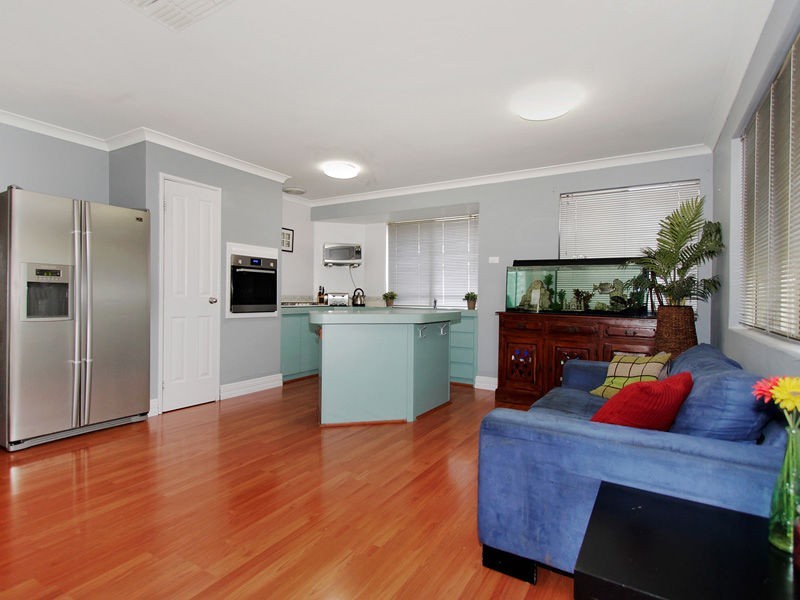 2 Simmental Vale, Stratton WA 6056