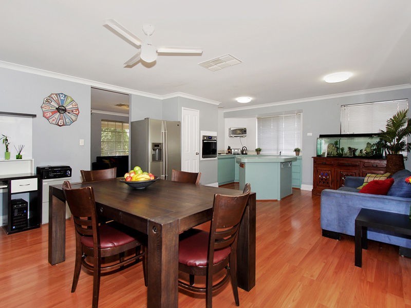 2 Simmental Vale, Stratton WA 6056