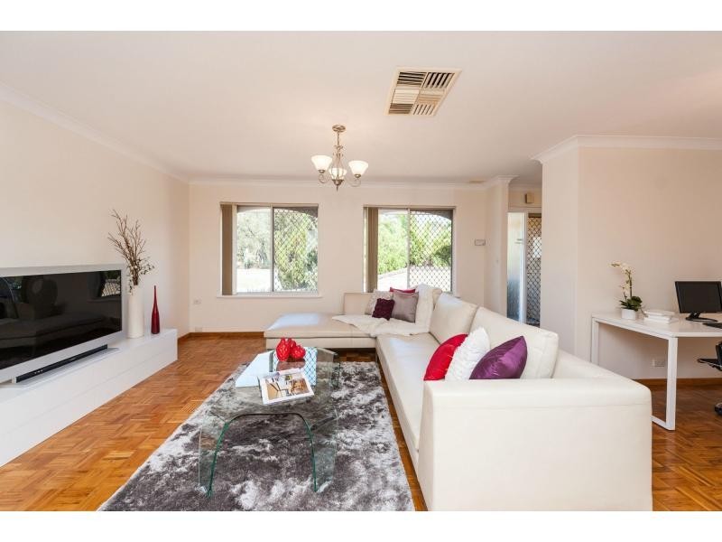 8 Rodgers Street, Greenwood WA 6024