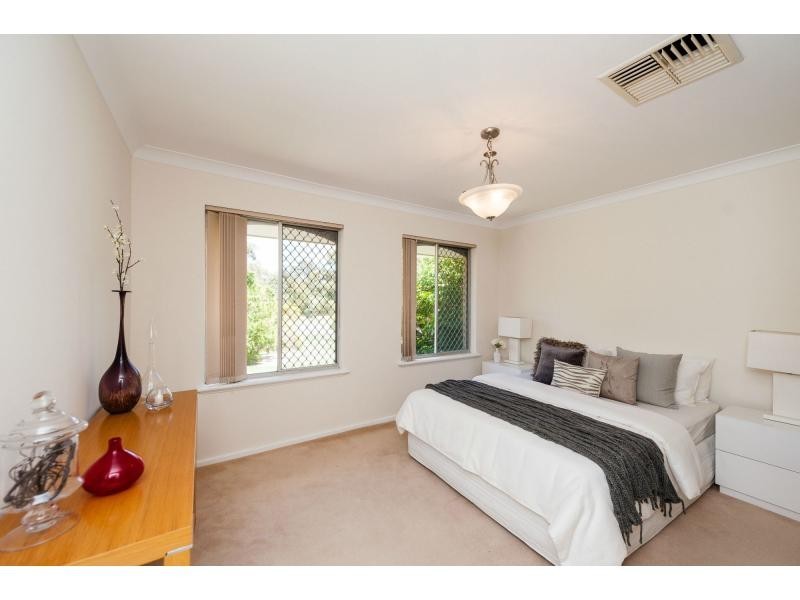 8 Rodgers Street, Greenwood WA 6024