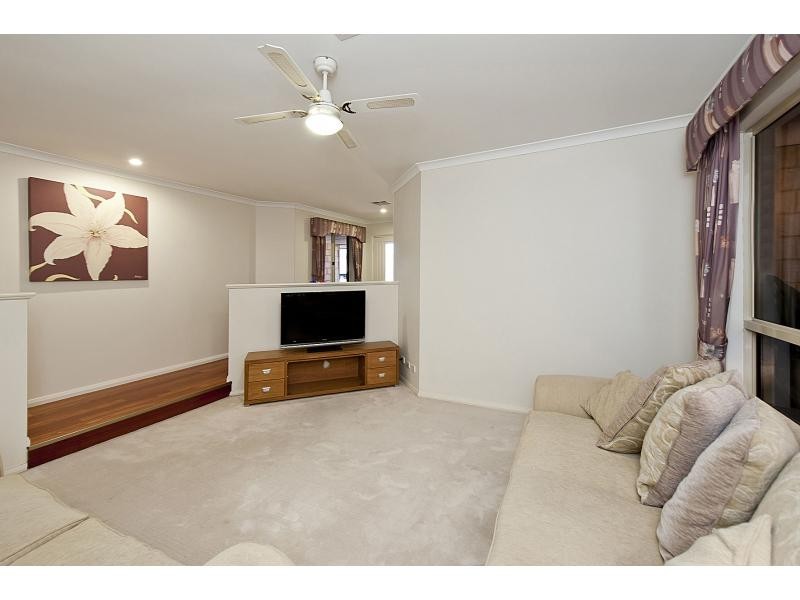 17 Claiborne Road, Secret Harbour WA 6173