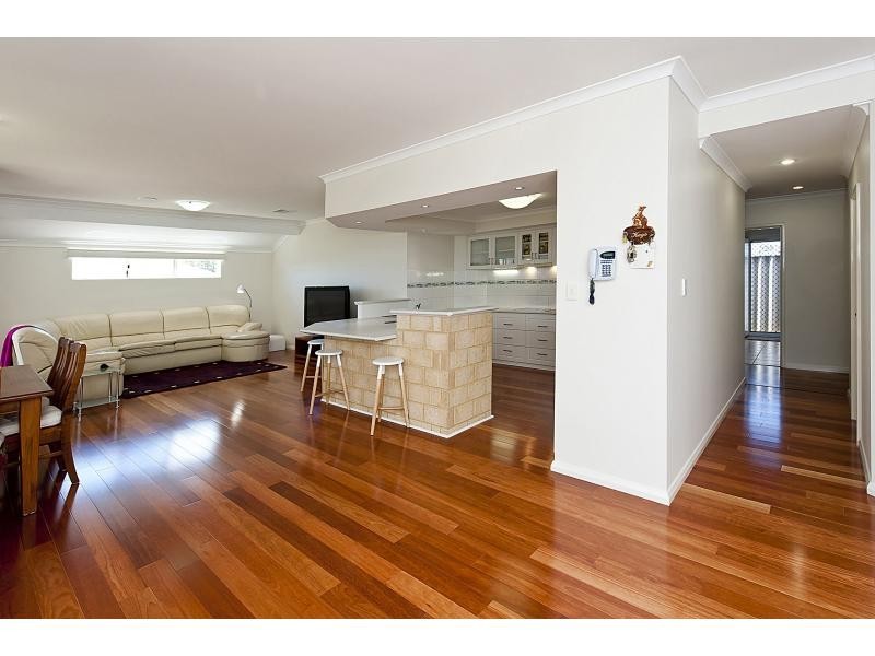 17 Claiborne Road, Secret Harbour WA 6173
