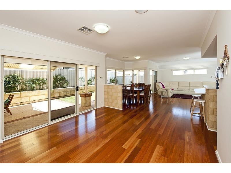 17 Claiborne Road, Secret Harbour WA 6173