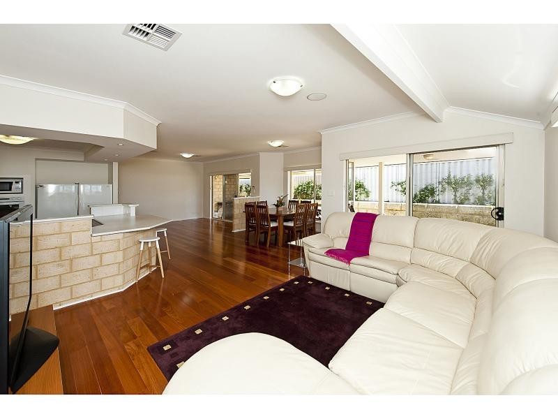 17 Claiborne Road, Secret Harbour WA 6173