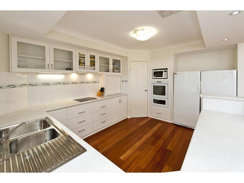 17 Claiborne Road, Secret Harbour WA 6173