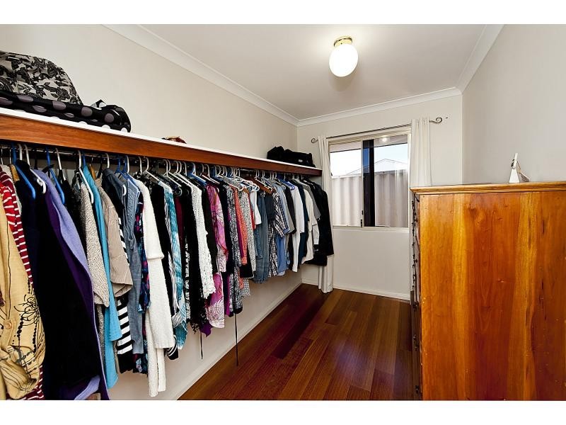 17 Claiborne Road, Secret Harbour WA 6173