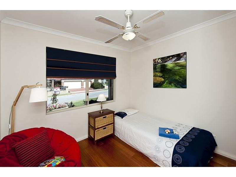 17 Claiborne Road, Secret Harbour WA 6173