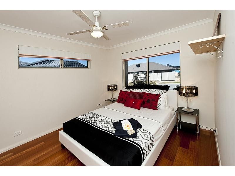 17 Claiborne Road, Secret Harbour WA 6173