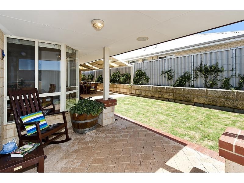 17 Claiborne Road, Secret Harbour WA 6173