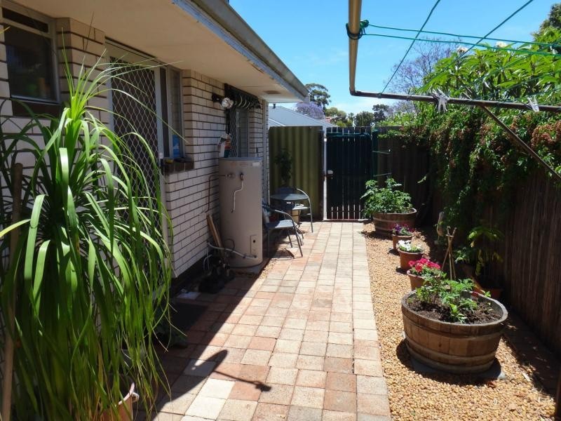 1/145 Leach Highway, Wilson WA 6107