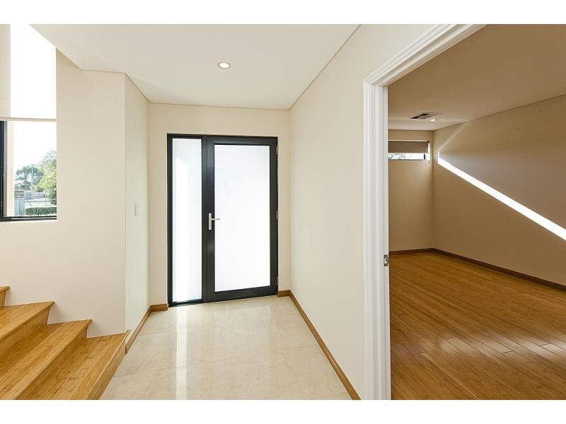 16 Devonshire Turn, Rockingham WA 6168