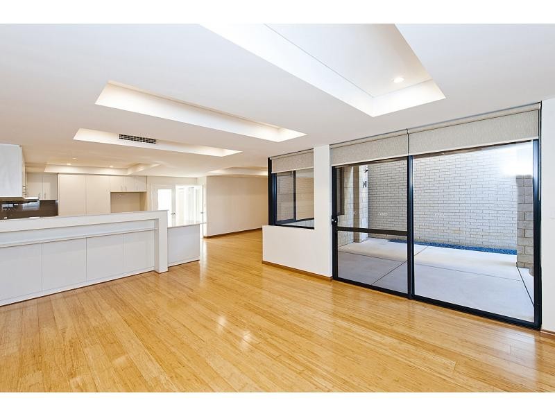 16 Devonshire Turn, Rockingham WA 6168