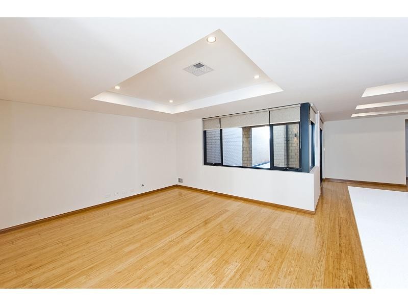 16 Devonshire Turn, Rockingham WA 6168