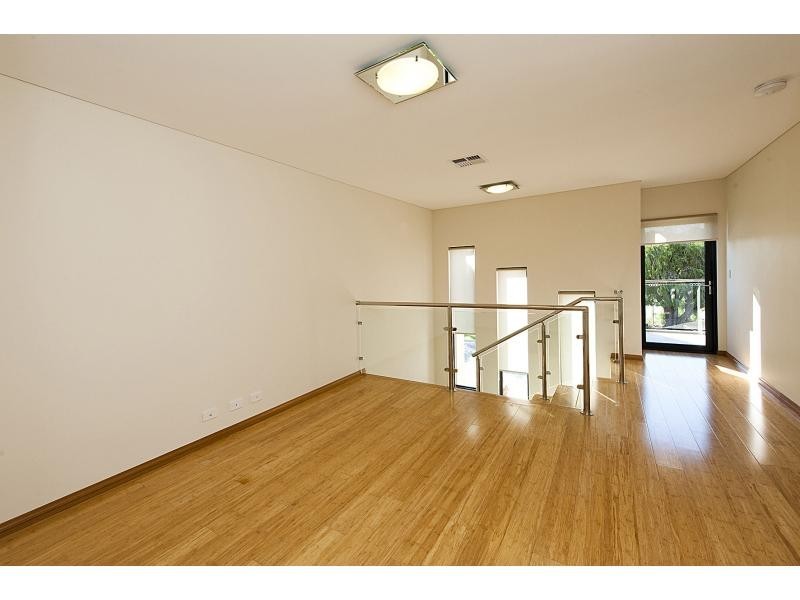 16 Devonshire Turn, Rockingham WA 6168