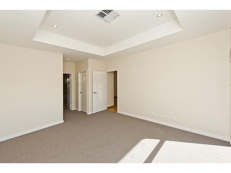 16 Devonshire Turn, Rockingham WA 6168