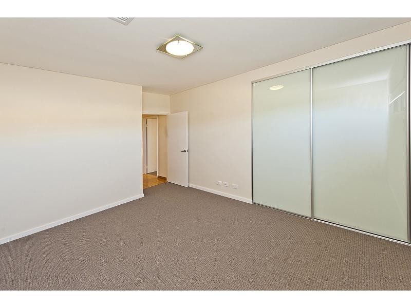 16 Devonshire Turn, Rockingham WA 6168