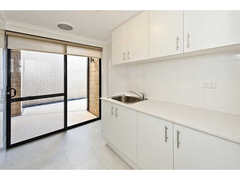 16 Devonshire Turn, Rockingham WA 6168