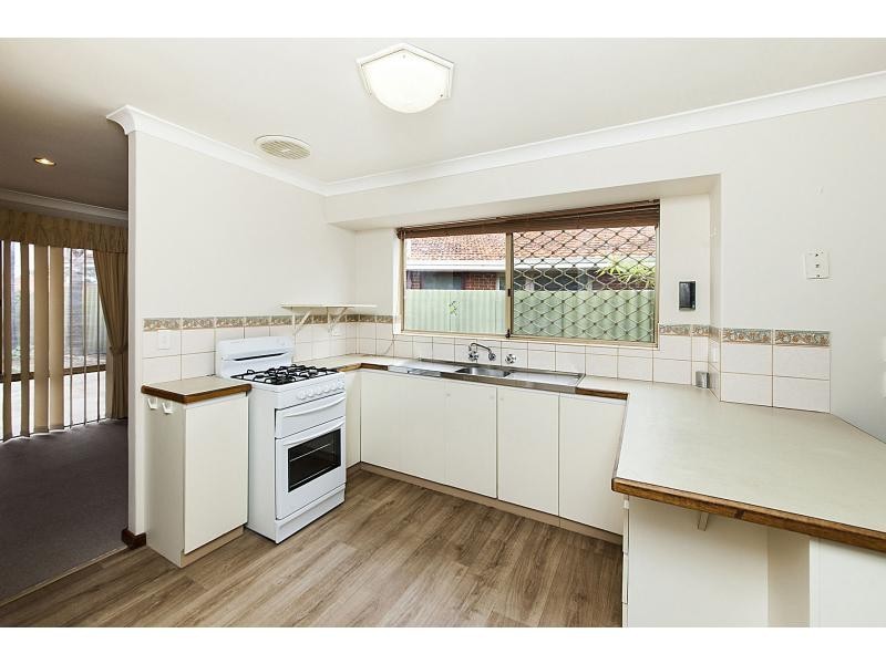 6 Nowranie Place, Hillman WA 6168