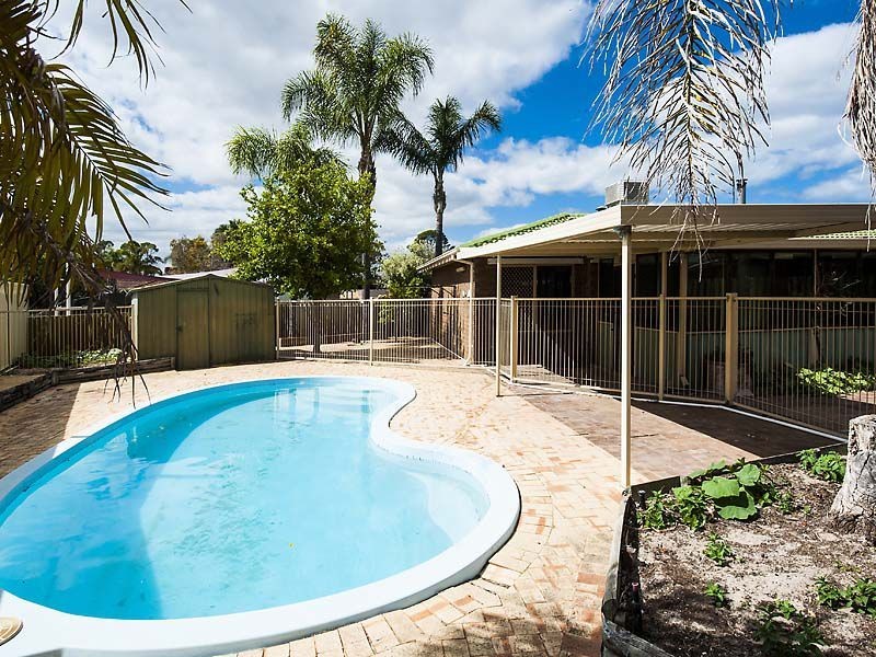 6 Nowranie Place, Hillman WA 6168