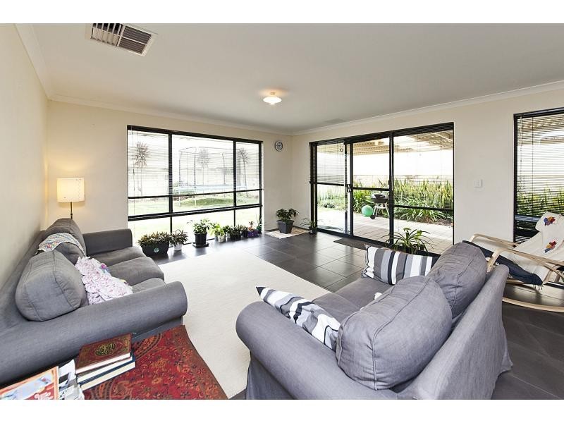 10 Cuballing Retreat, Dawesville WA 6211