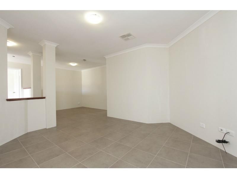 21 Carnock Way, Kinross WA 6028