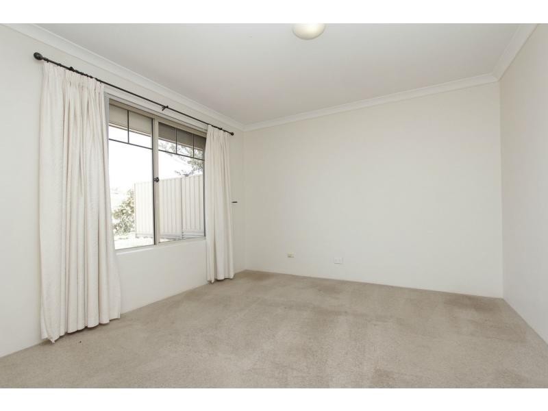 21 Carnock Way, Kinross WA 6028