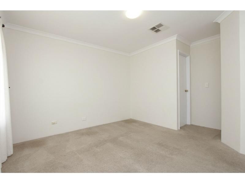 21 Carnock Way, Kinross WA 6028