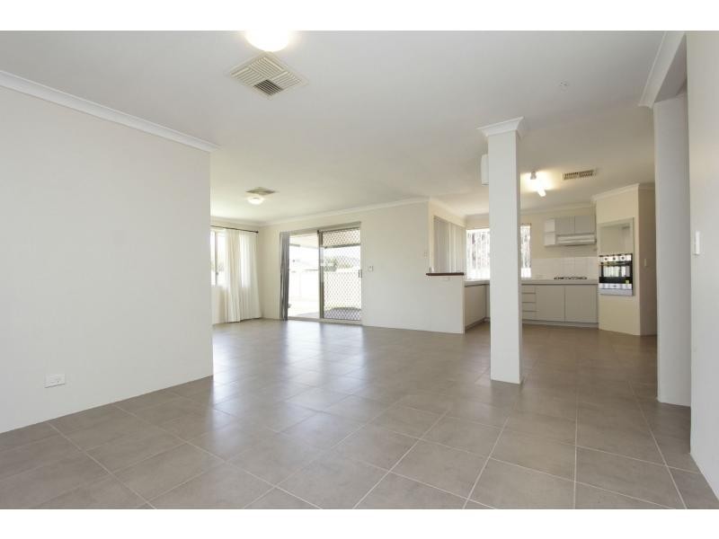21 Carnock Way, Kinross WA 6028