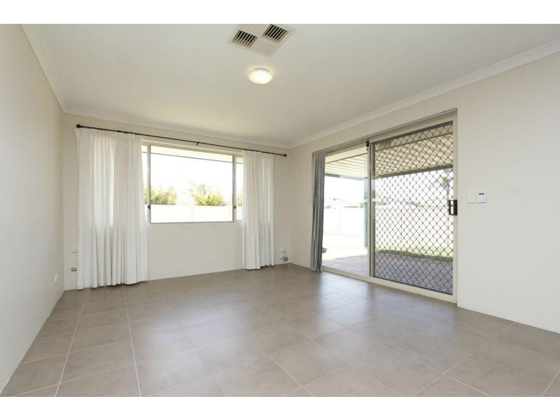 21 Carnock Way, Kinross WA 6028