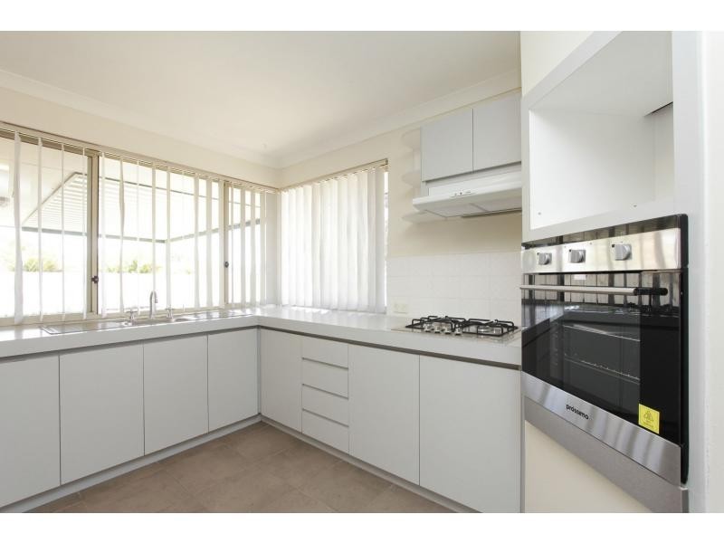 21 Carnock Way, Kinross WA 6028