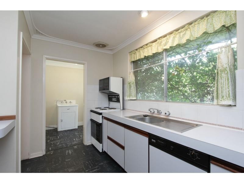 6 Avery Avenue, Dianella WA 6059