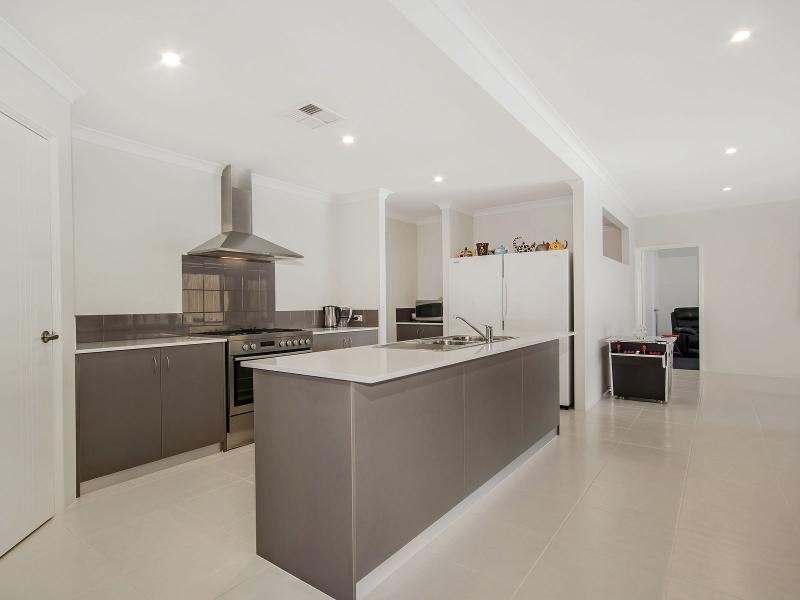 33A Fourth Avenue, Shoalwater WA 6169