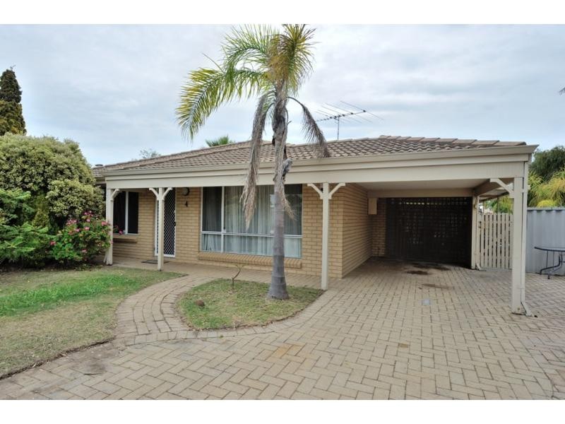 4 Chittering Place, Cooloongup WA 6168