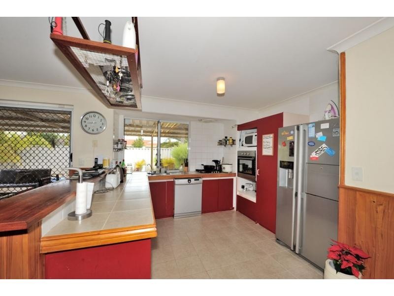 4 Chittering Place, Cooloongup WA 6168
