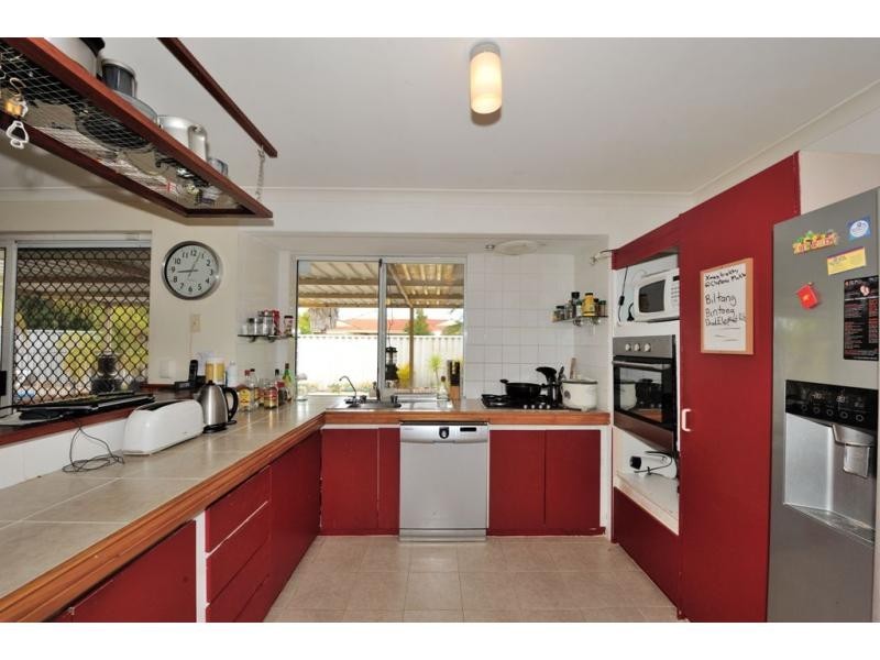 4 Chittering Place, Cooloongup WA 6168