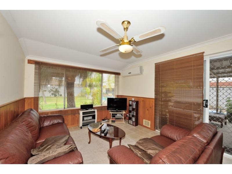4 Chittering Place, Cooloongup WA 6168