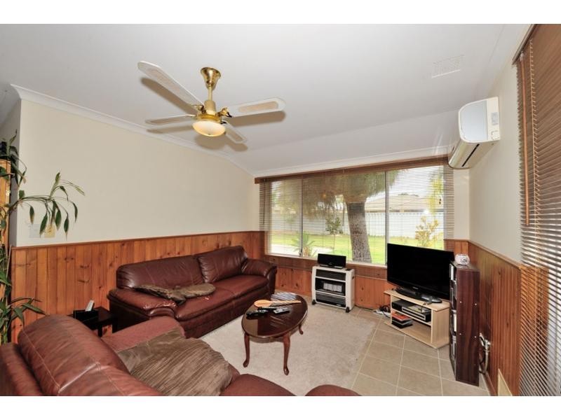 4 Chittering Place, Cooloongup WA 6168