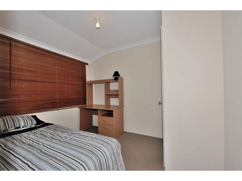 4 Chittering Place, Cooloongup WA 6168