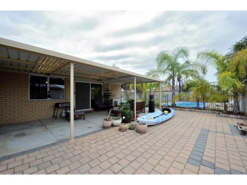 4 Chittering Place, Cooloongup WA 6168