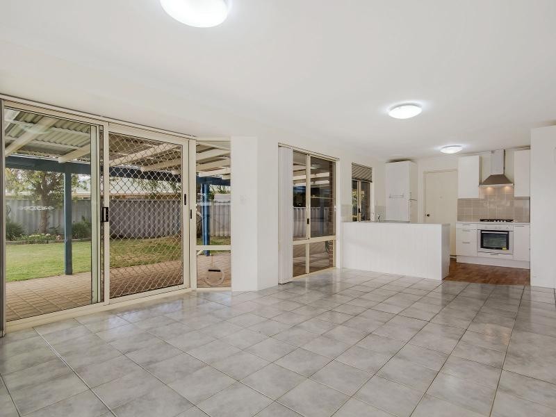16 Ozark Place, Warnbro WA 6169