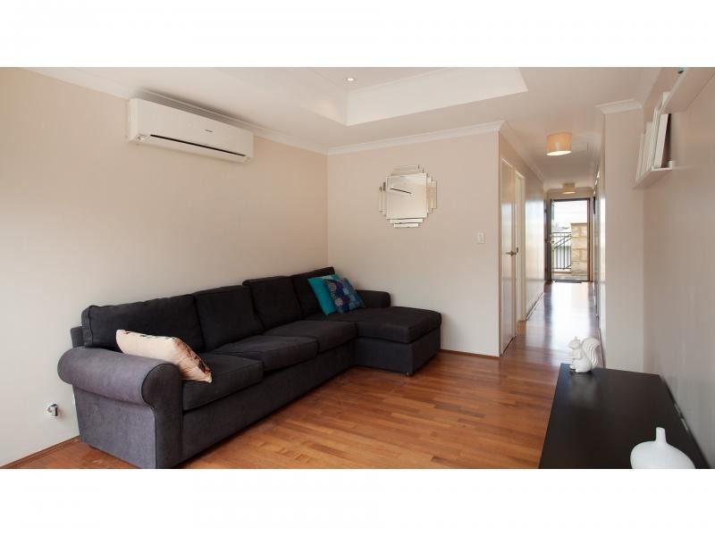 12A Titian Way, Tapping WA 6065